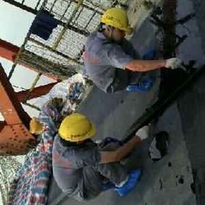 半岛平台在线登入-半岛(中国)员工在做复合润滑涂层